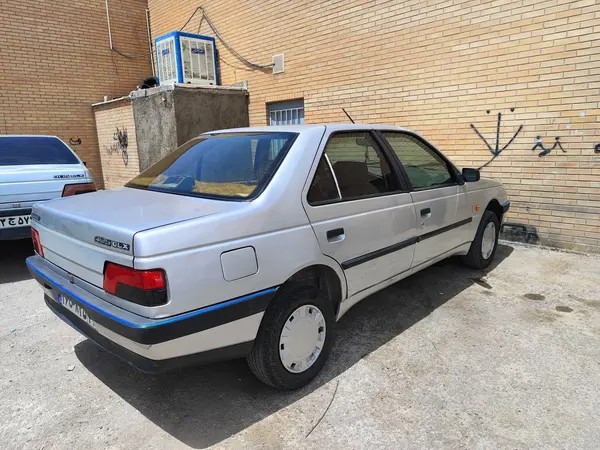 پژو، 405