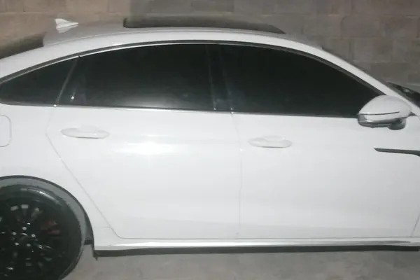 فونیکس، آریزو 8 (Z8)