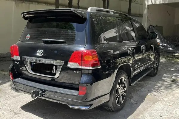 تویوتا، لندکروز چهار در