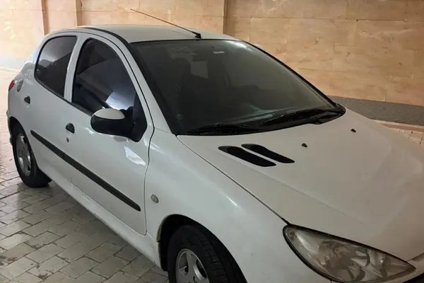 پژو، 206