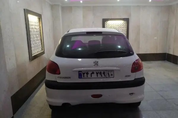 پژو، 206