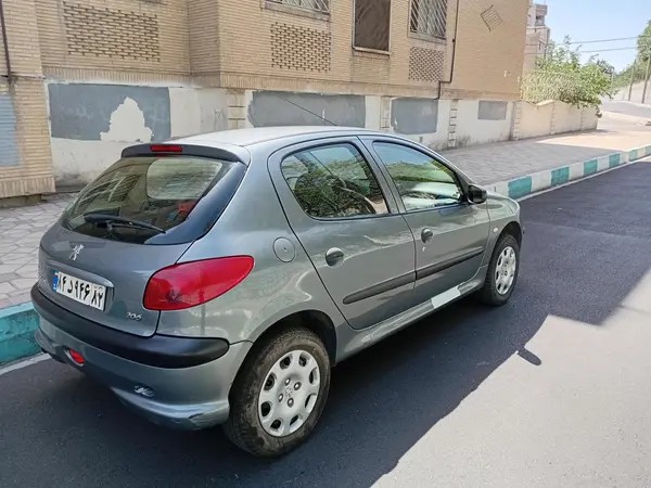 پژو، 206