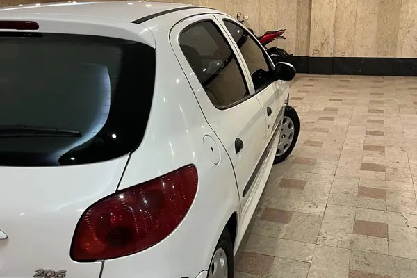 پژو، 206