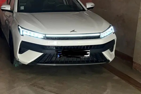 کی ام سی، J7