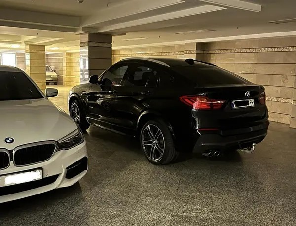 ب ام و، X4
