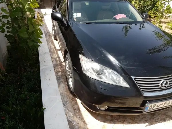 لکسوس، ES