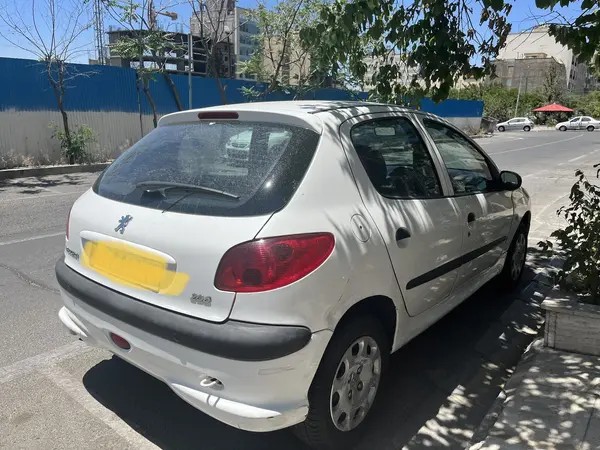 پژو، 206