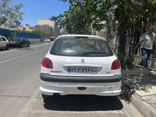 پژو، 206