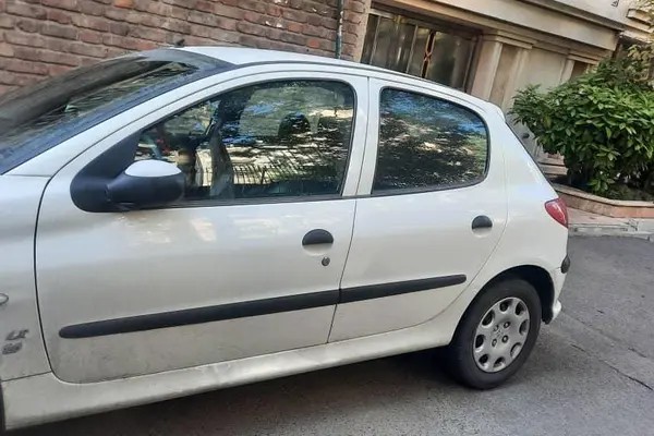 پژو، 206