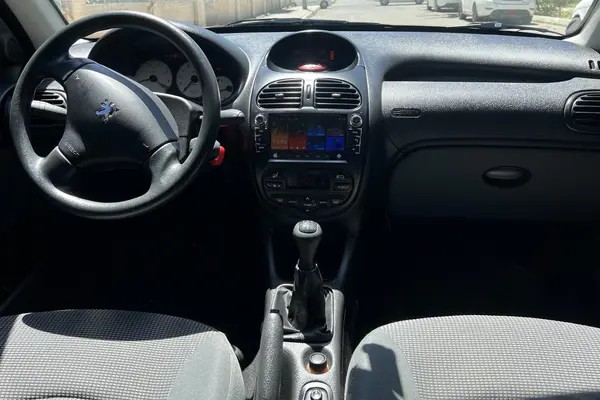 پژو، 206