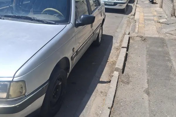 پژو، 405