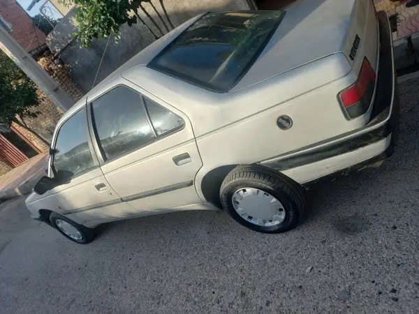 پژو، 405