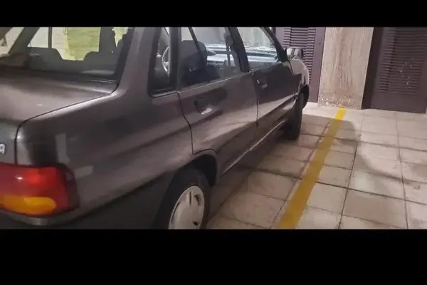 پراید، صندوق دار