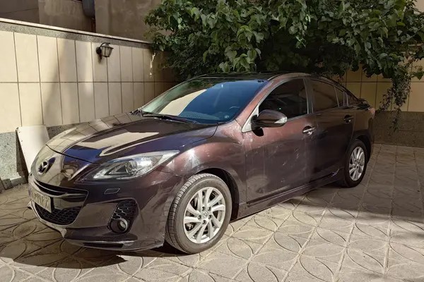 مزدا، 3 نیو صندوق دار