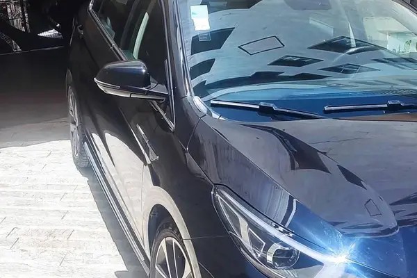 فونیکس، آریزو 6 پرو