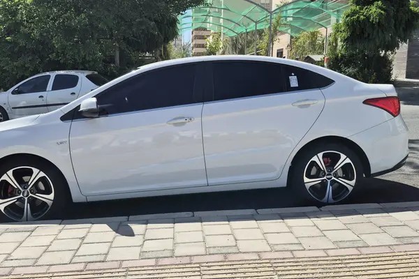 ام وی ام، آریزو 5ev