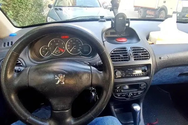 پژو، 206