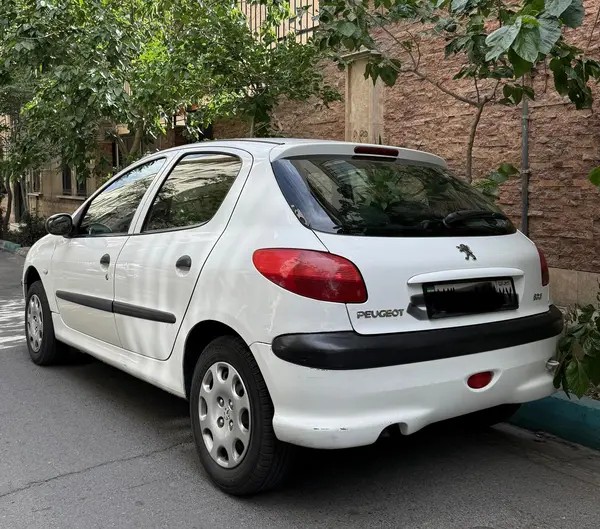 پژو، 206
