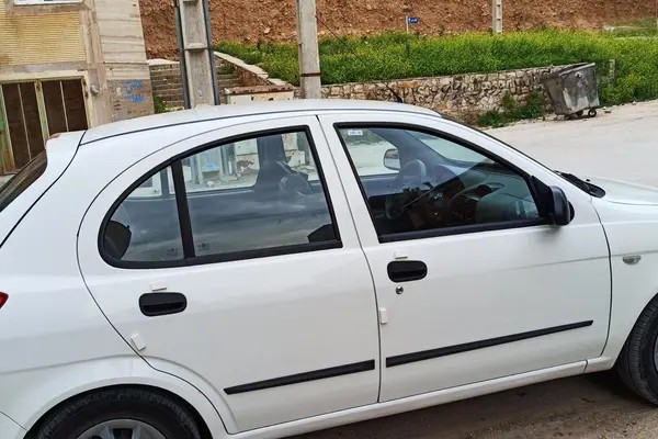 تیبا، هاچ بک
