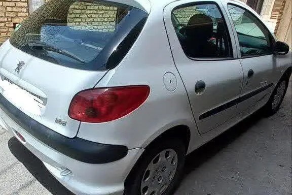 پژو، 206
