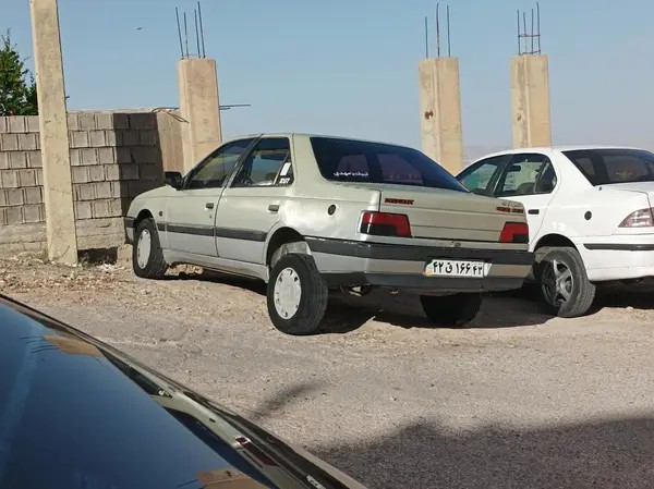 پژو، 405
