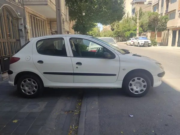 پژو، 206