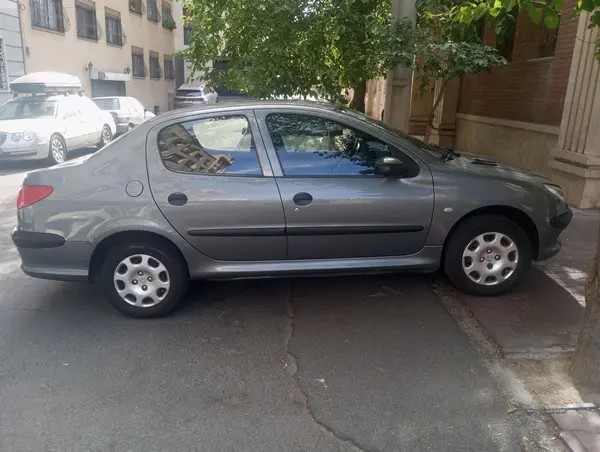 پژو، 206