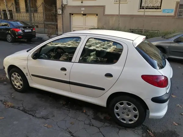 پژو، 206
