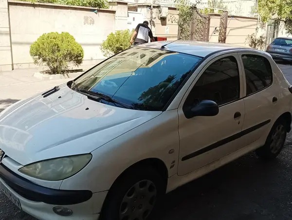 پژو، 206
