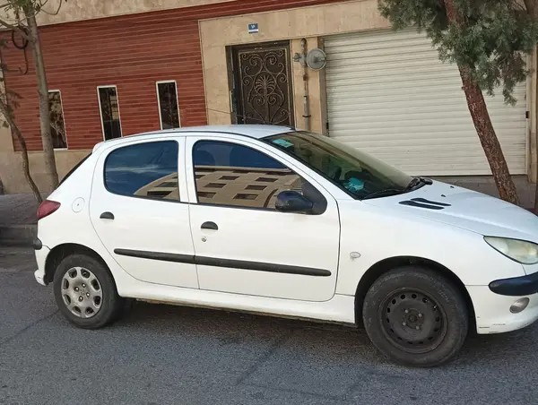 پژو، 206