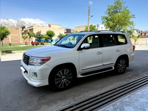 تویوتا، لندکروز چهار در