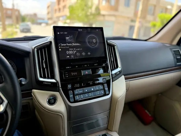 تویوتا، لندکروز چهار در