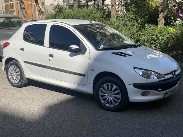 پژو، 206