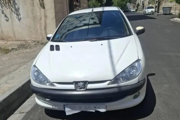 پژو، 206