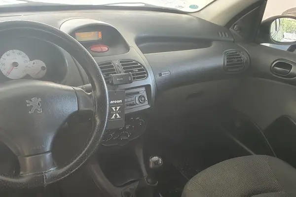 پژو، 206