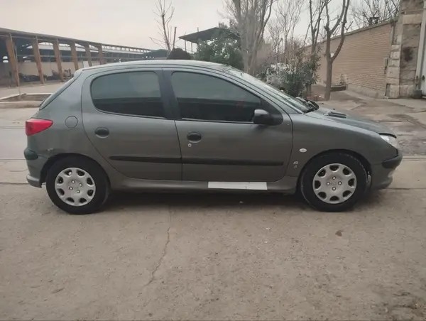 پژو، 206