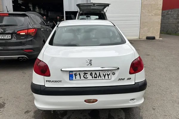 پژو، 206