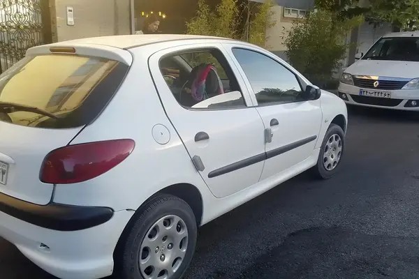 پژو، 206