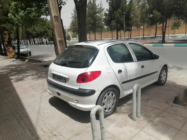پژو، 206