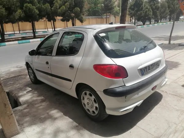 پژو، 206