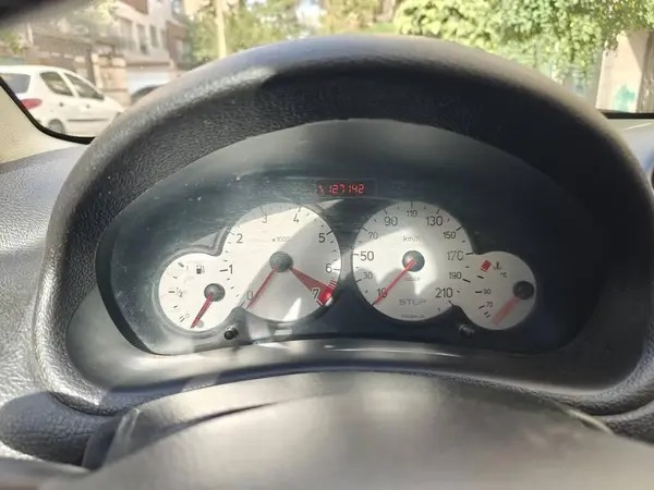 پژو، 206
