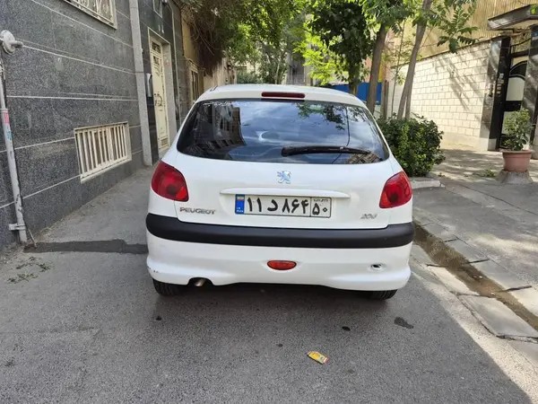 پژو، 206
