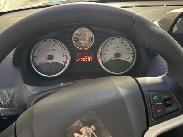 پژو، 207