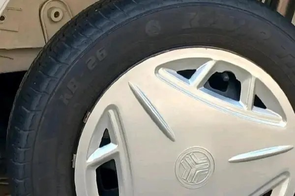 پراید، صندوق دار