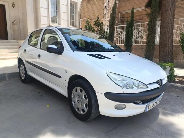 پژو، 206