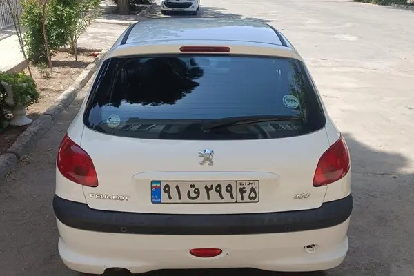 پژو، 206