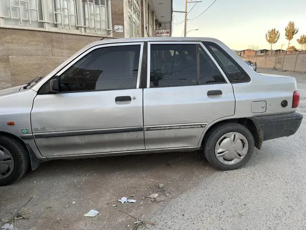 پراید، صندوق دار
