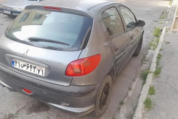 پژو، 206