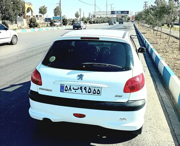 پژو، 206