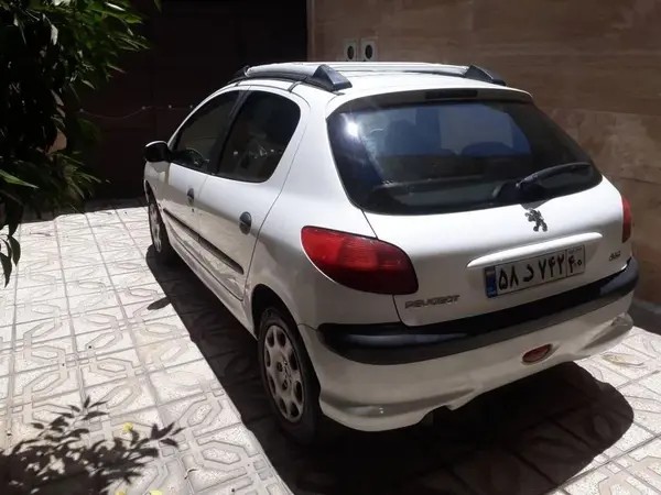پژو، 206